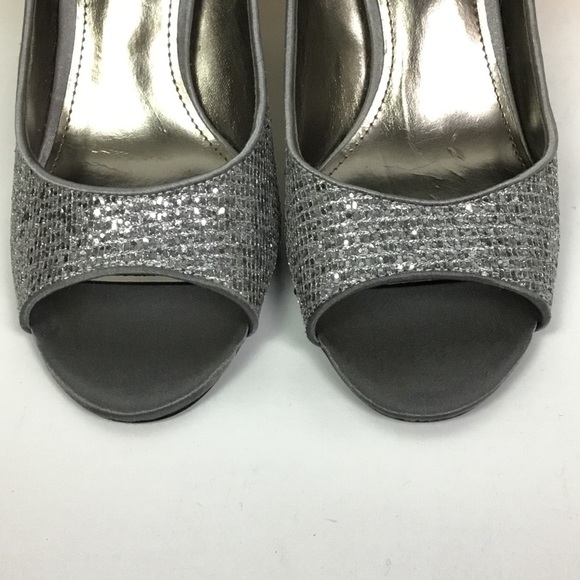 Touch of Nina Womens Silver Peep Toe Heels  8M - Picture 6 of 8